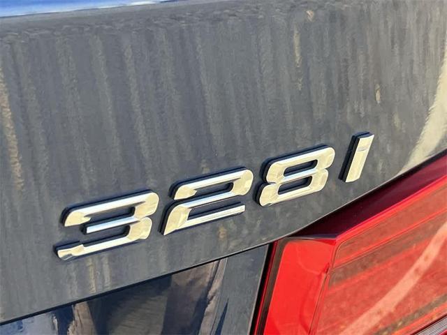 Photo of 2016 Mediterranean Blue Metallic BMW 328