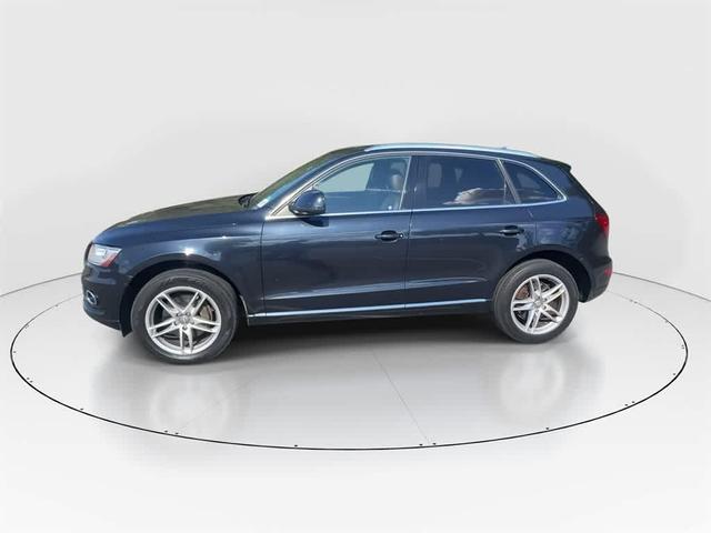 Photo of 2014 Moonlight Blue Metallic Audi Q5