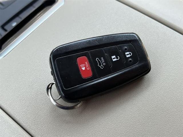 Photo of 2022 Wind Chill Pearl Toyota Highlander
