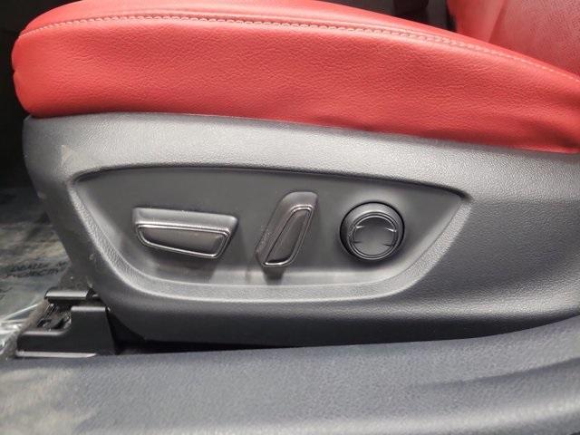 Photo of 2021 Gray Toyota Camry