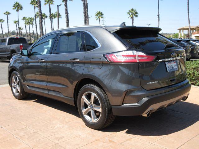 Photo of 2020 MAGNETIC METALLIC Ford Edge