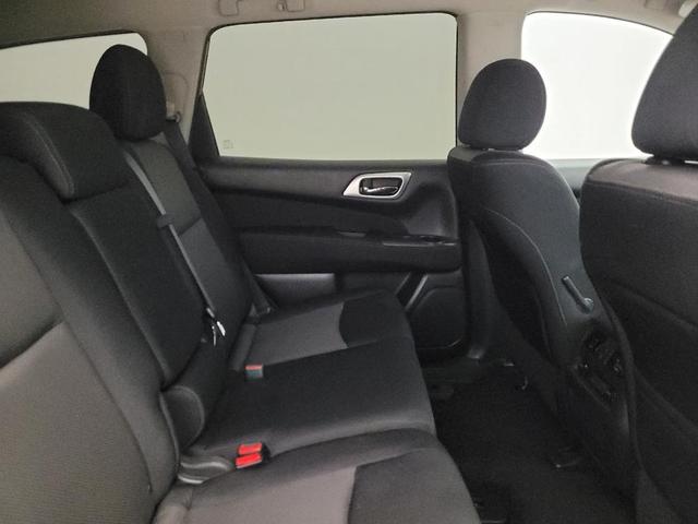 Photo of 2017 Magnetic Black Metallic Nissan Pathfinder