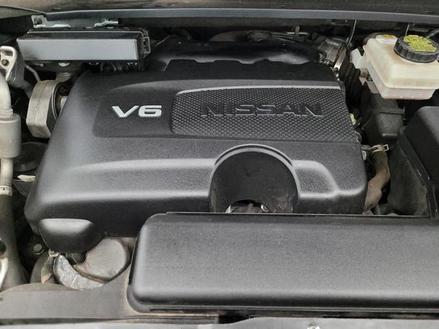 Photo of 2017 Magnetic Black Metallic Nissan Pathfinder