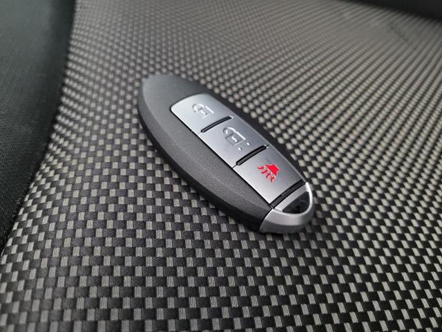 Photo of 2017 Magnetic Black Metallic Nissan Pathfinder