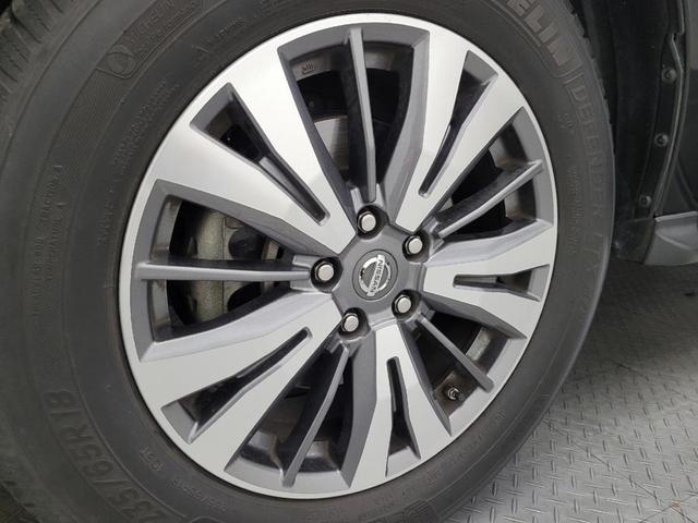 Photo of 2017 Magnetic Black Metallic Nissan Pathfinder
