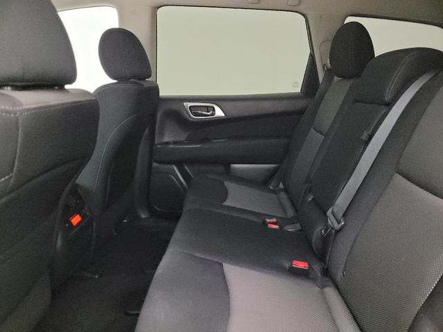 Photo of 2017 Magnetic Black Metallic Nissan Pathfinder