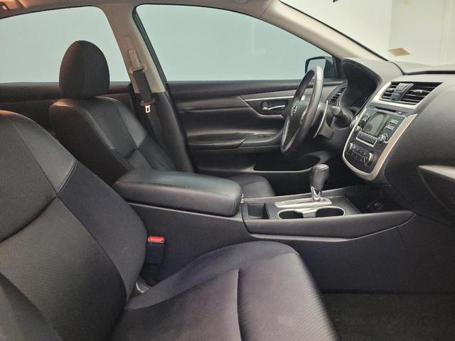 Photo of 2017 Super Black Nissan Altima