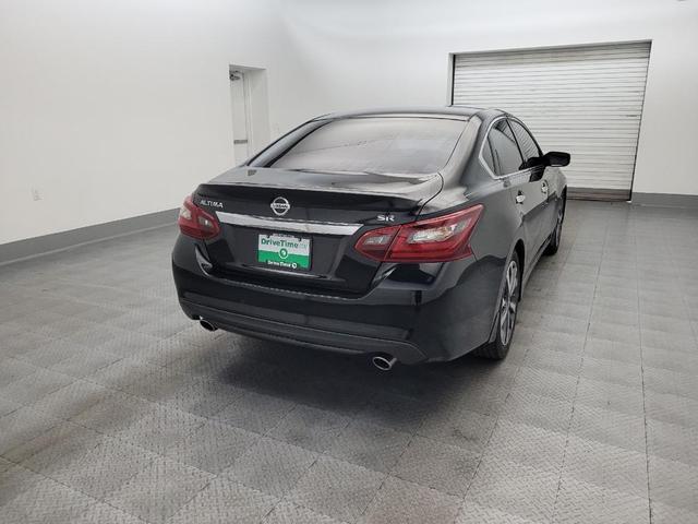Photo of 2017 Super Black Nissan Altima
