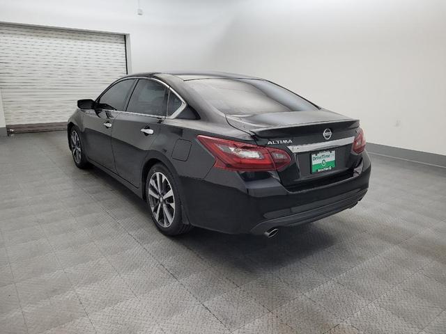 Photo of 2017 Super Black Nissan Altima