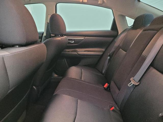 Photo of 2017 Super Black Nissan Altima