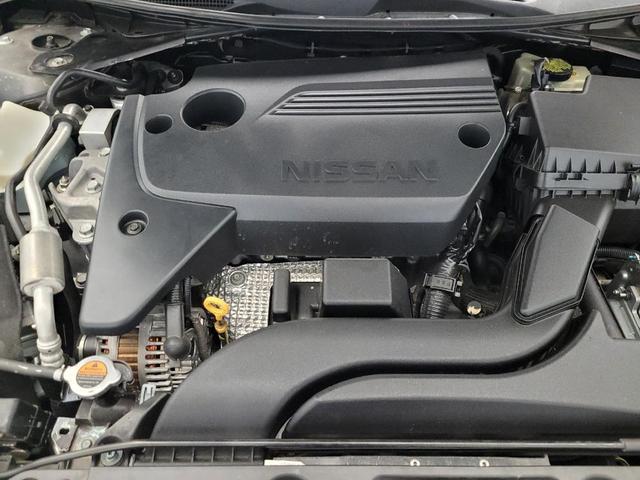 Photo of 2017 Super Black Nissan Altima