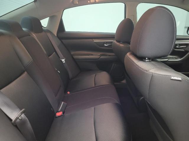 Photo of 2017 Super Black Nissan Altima