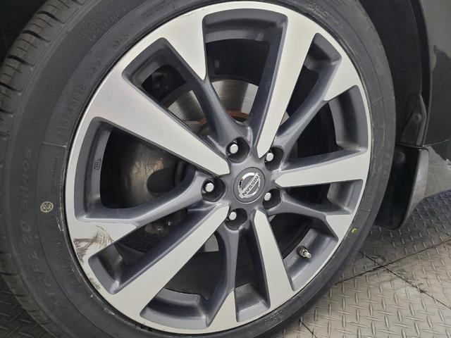 Photo of 2017 Super Black Nissan Altima