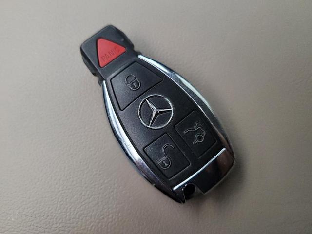 Photo of 2018 Black Mercedes-Benz GLC 300