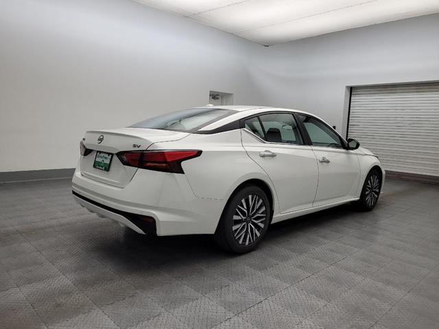 Photo of 2024 Pearl White Tricoat Nissan Altima