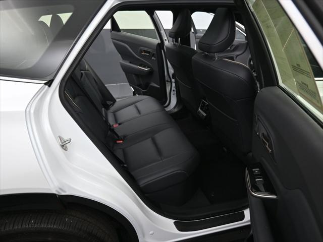 Photo of 2025 Oxygen White Toyota Crown Signia