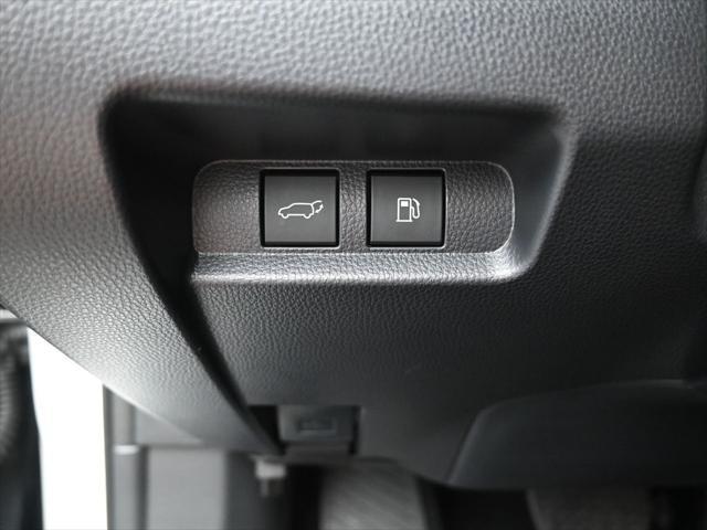 Photo of 2025 Oxygen White Toyota Crown Signia