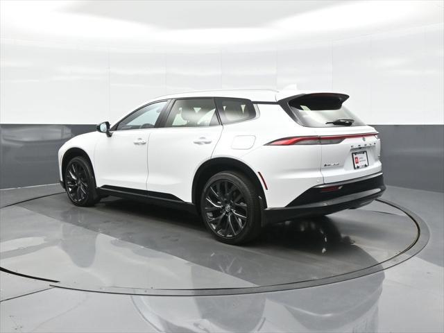 Photo of 2025 Oxygen White Toyota Crown Signia