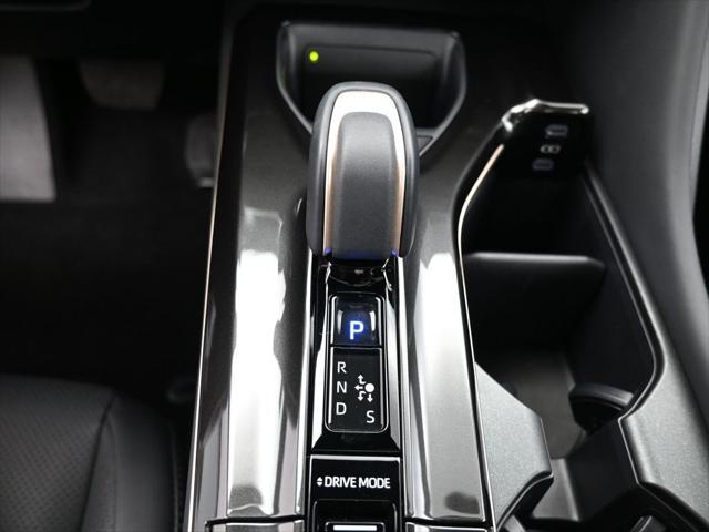 Photo of 2025 Oxygen White Toyota Crown Signia