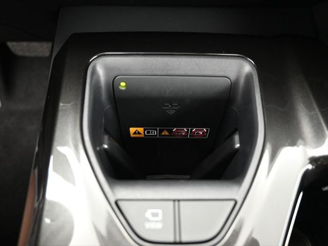 Photo of 2025 Oxygen White Toyota Crown Signia