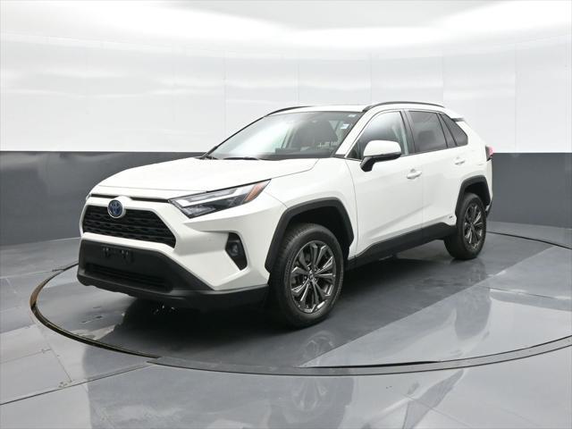 Photo of 2022 Blizzard Pearl Toyota RAV4 Hybrid