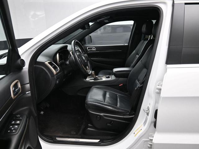 Photo of 2016 Bright White Clearcoat Jeep Grand Cherokee