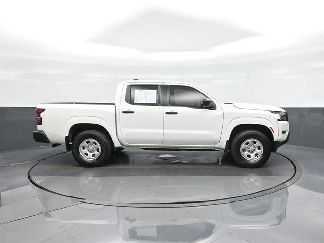 Photo of 2024 Glacier White Nissan Frontier