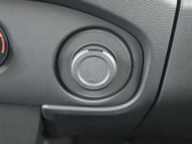 Photo of 2024 Glacier White Nissan Frontier