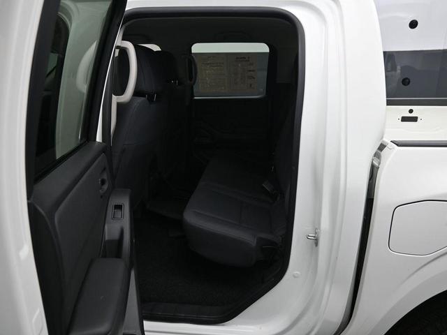 Photo of 2024 Glacier White Nissan Frontier