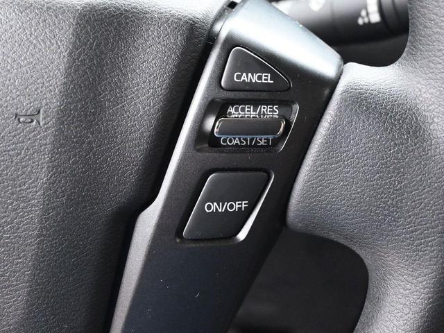 Photo of 2024 Glacier White Nissan Frontier