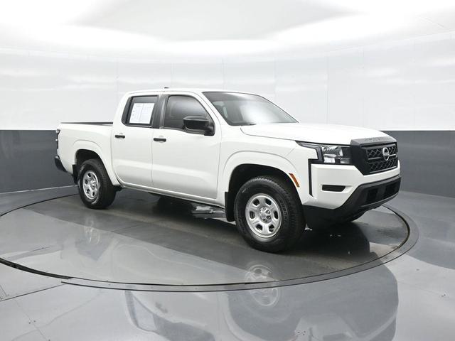 Photo of 2024 Glacier White Nissan Frontier