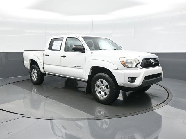 Photo of 2014 Super White Toyota Tacoma