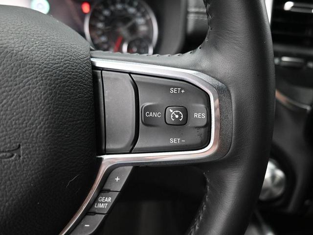 Photo of 2023 Diamond Black Crystal Pearlcoat RAM 1500