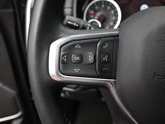 Photo of 2023 Diamond Black Crystal Pearlcoat RAM 1500