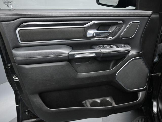 Photo of 2023 Diamond Black Crystal Pearlcoat RAM 1500