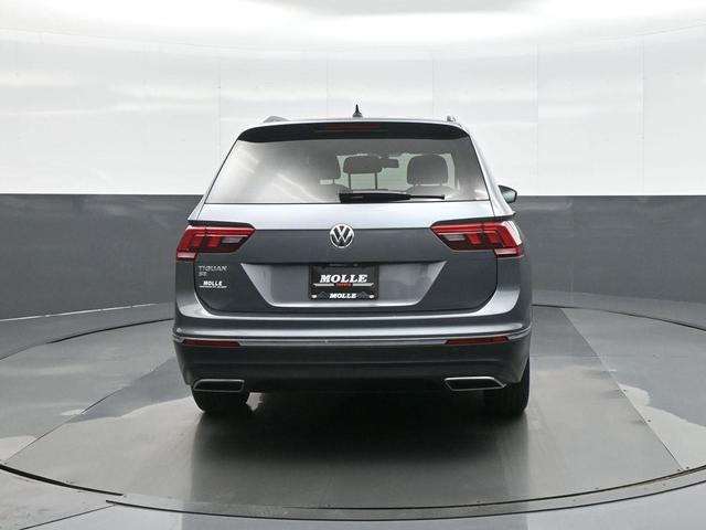 Photo of 2021 Platinum Gray Metallic Volkswagen Tiguan
