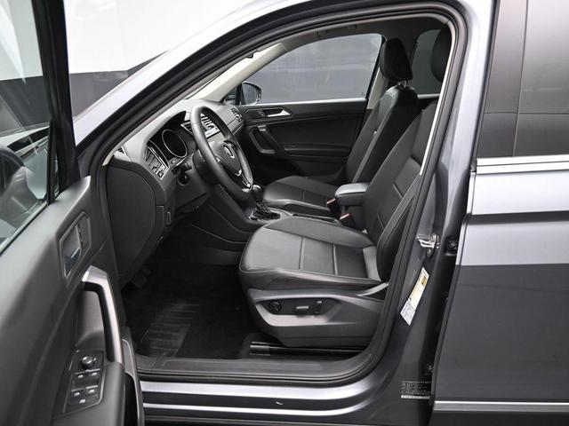 Photo of 2021 Platinum Gray Metallic Volkswagen Tiguan