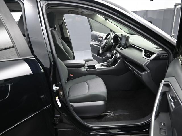 Photo of 2019 Midnight Black Metallic Toyota RAV4