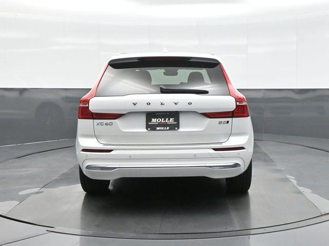 Photo of 2023 Crystal White Volvo XC60