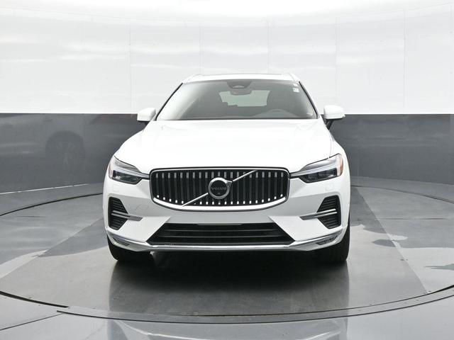 Photo of 2023 Crystal White Volvo XC60