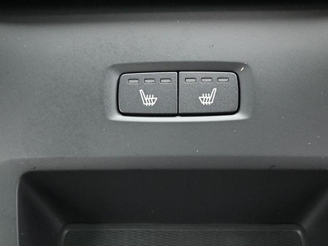 Photo of 2023 Crystal White Volvo XC60