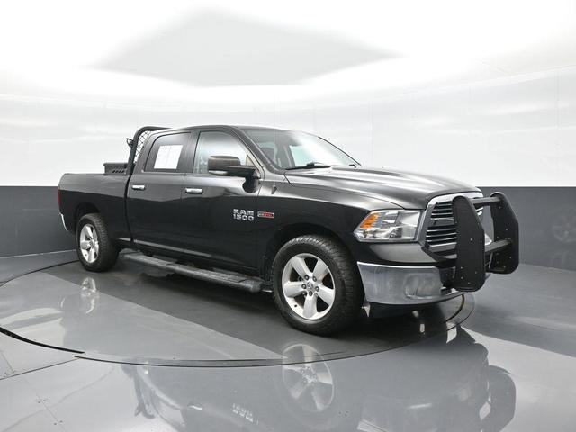 Photo of 2015 Brilliant Black Clearcoat RAM 1500