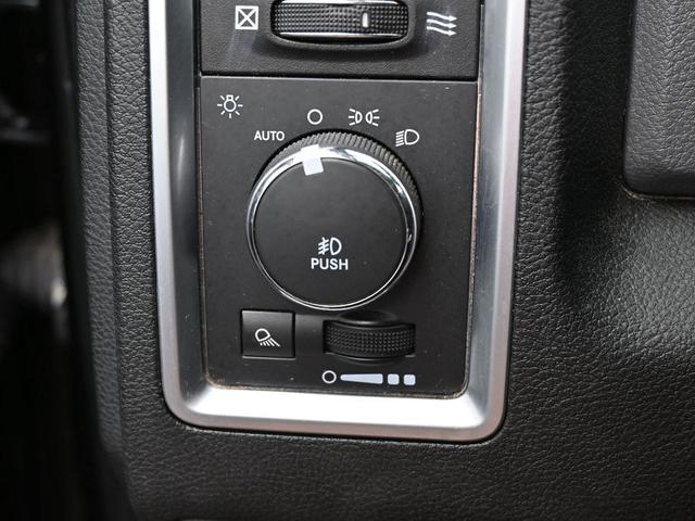 Photo of 2015 Brilliant Black Clearcoat RAM 1500