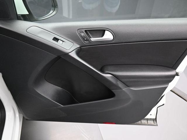 Photo of 2014 Pure White Volkswagen Tiguan