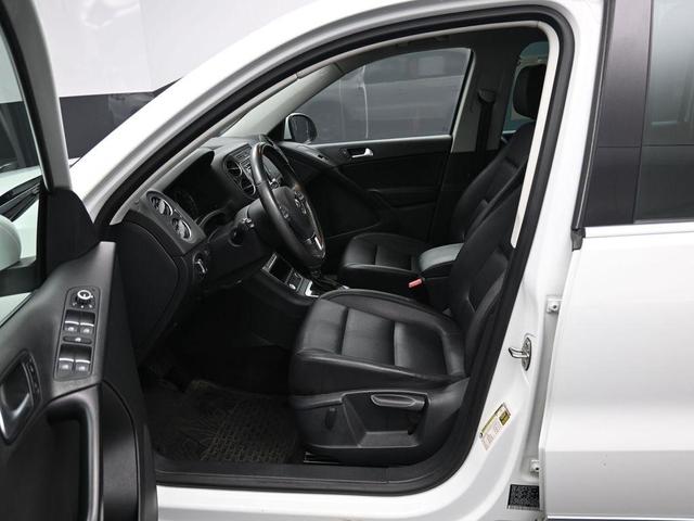 Photo of 2014 Pure White Volkswagen Tiguan