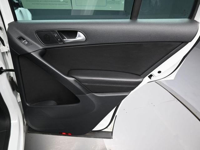 Photo of 2014 Pure White Volkswagen Tiguan