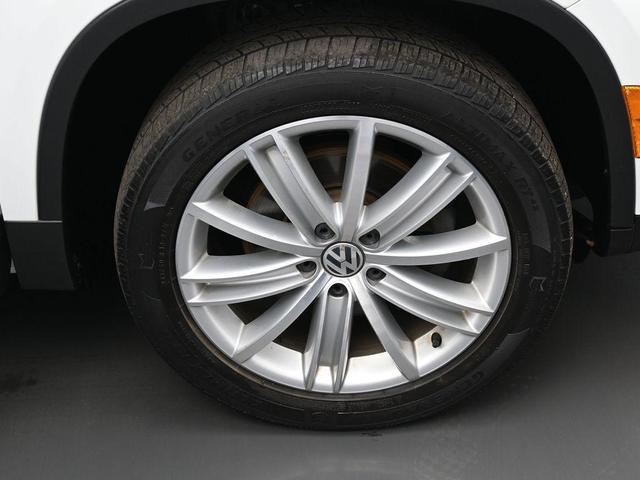 Photo of 2014 Pure White Volkswagen Tiguan