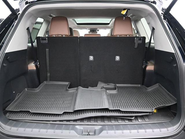Photo of 2025 Midnight Black Toyota Grand Highlander