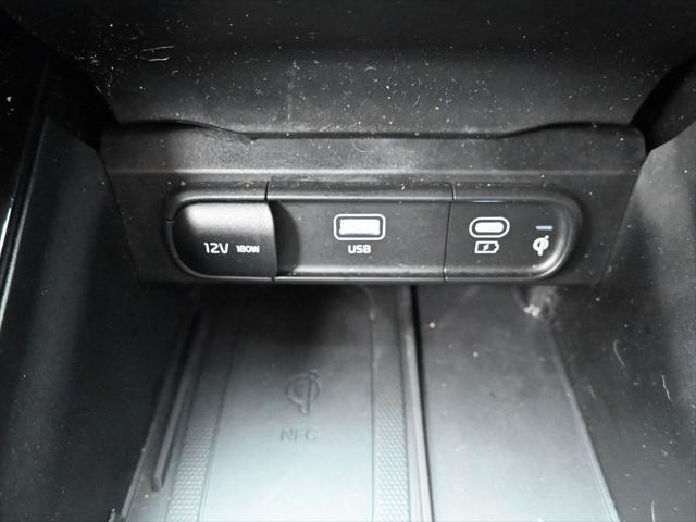 Photo of 2023 Glacial White Pearl Kia Telluride