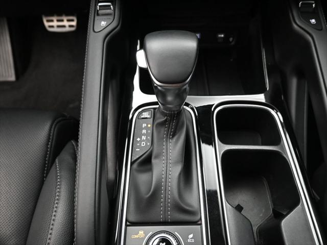 Photo of 2023 Glacial White Pearl Kia Telluride